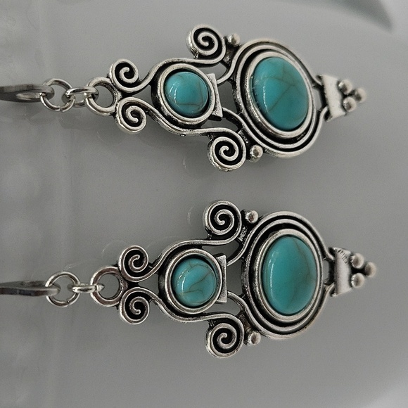 1669- Handmade Boho Dangle Earrings NWT - Picture 2 of 6